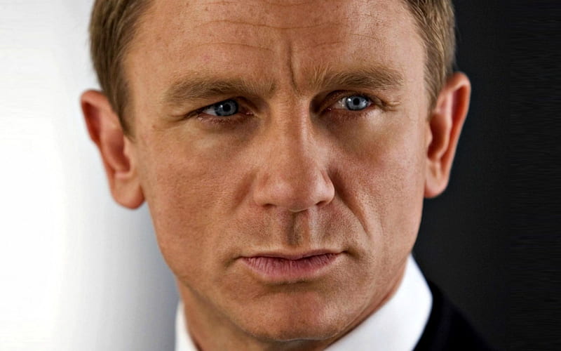 HD-wallpaper-daniel-craig-face-man-blue-eyes-007-actor.jpg